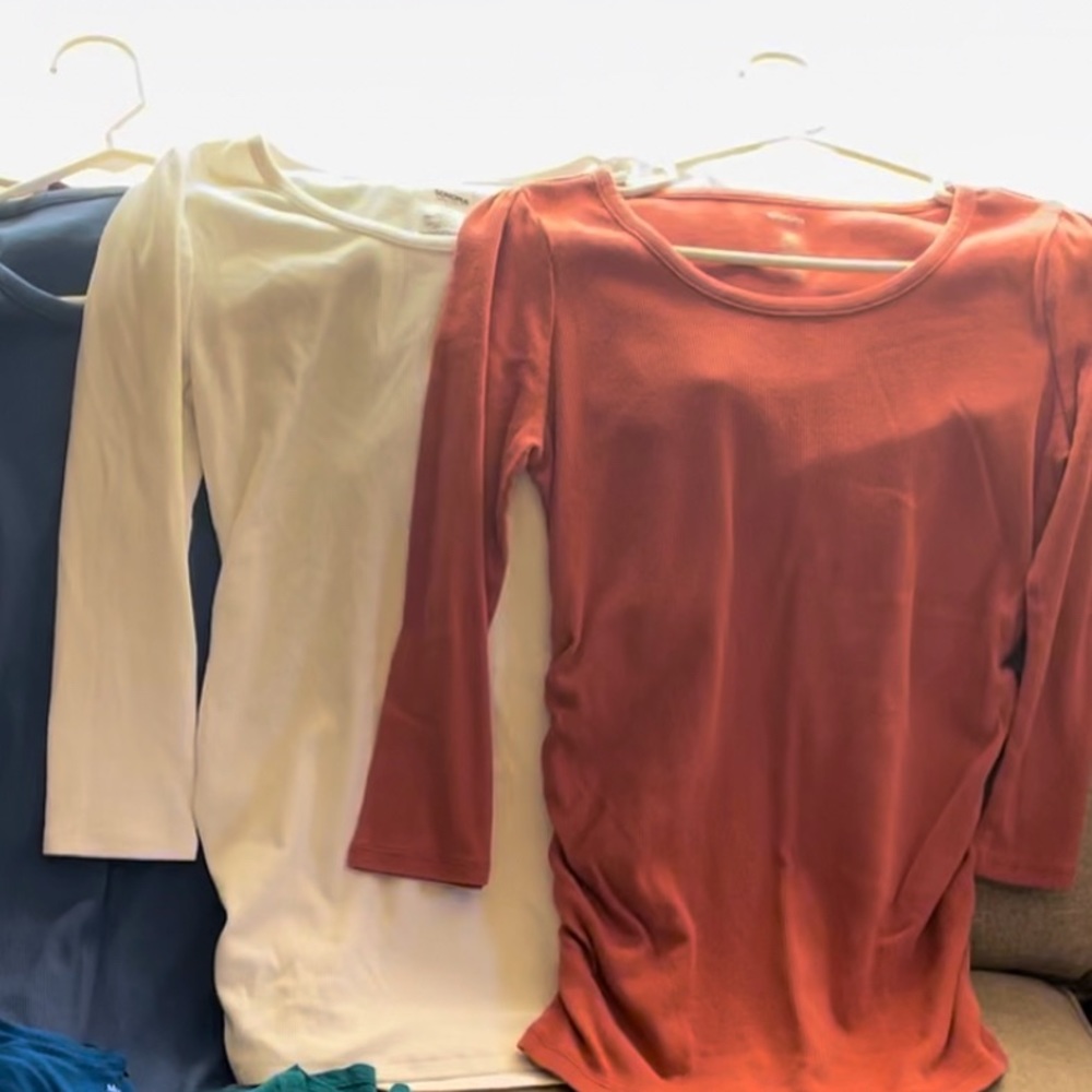 Lot of 2 XS maternity shirts 3/4 sleeve